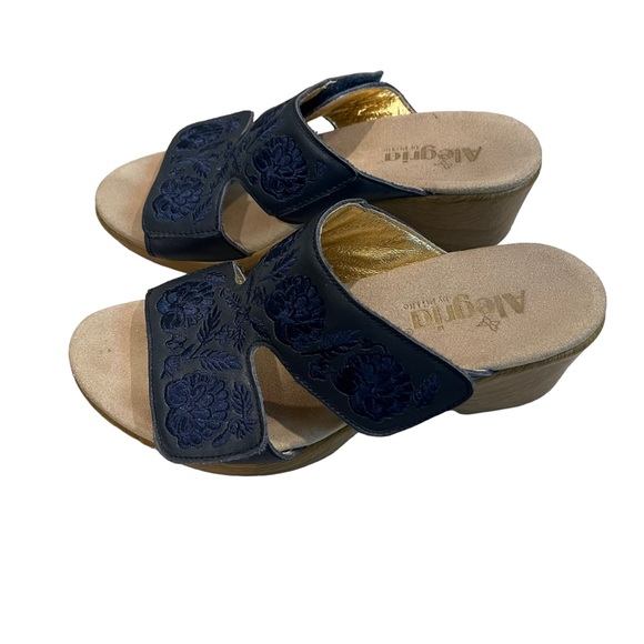 Alegria LIN-622N Blue Floral Embroidered Wedge Sandals, Sz 37 - Picture 3 of 15